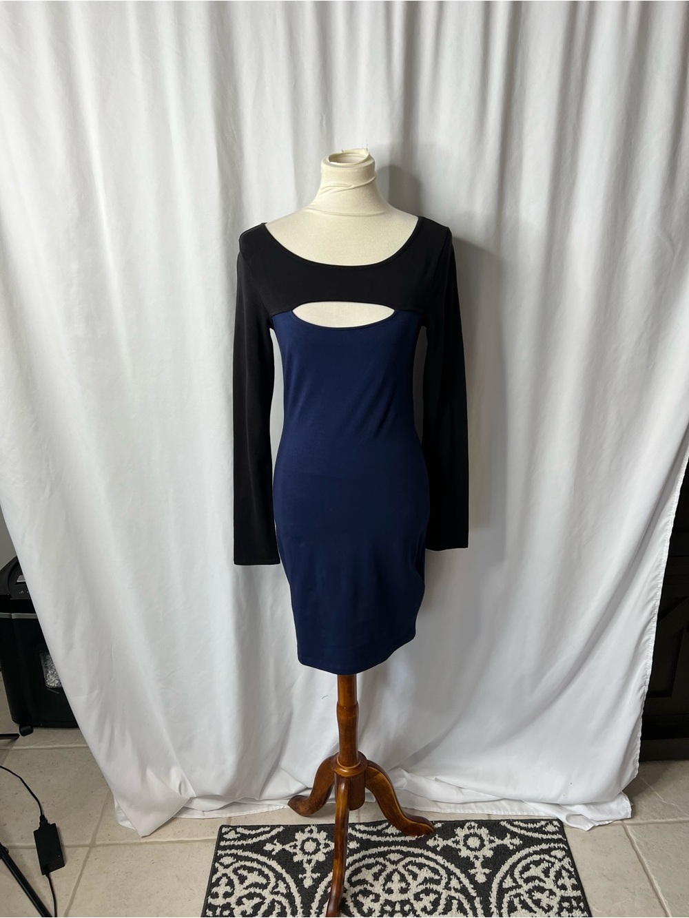 GUESS Colorblock Cutout Bodycon Dress – Size Large
